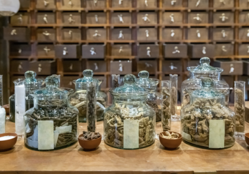 Über 80 Jahre Schloß Apotheke-Sayn in Bendorf